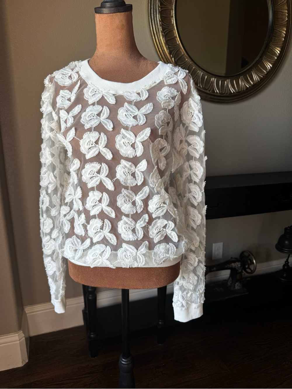 NWOT J.O.A. Los Angeles White Sheer Floral Appliqué Long Sleeve Top M